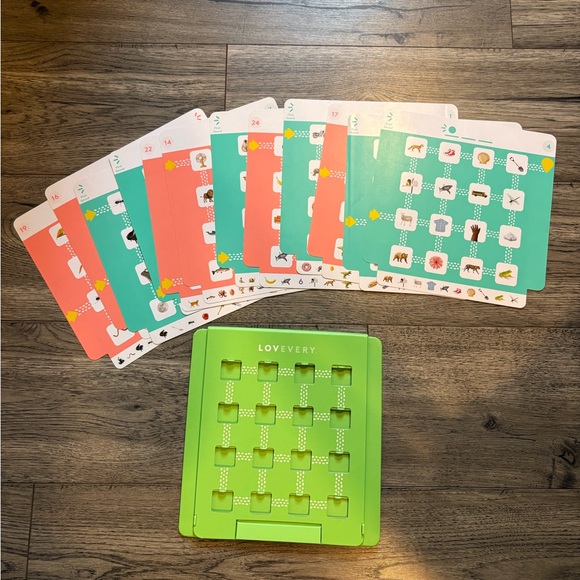 Lovevery Green Activity Board with Cards - Picture 2 of 3